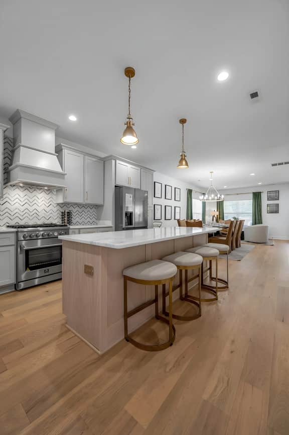 340 Lincoln Ave - Image 4